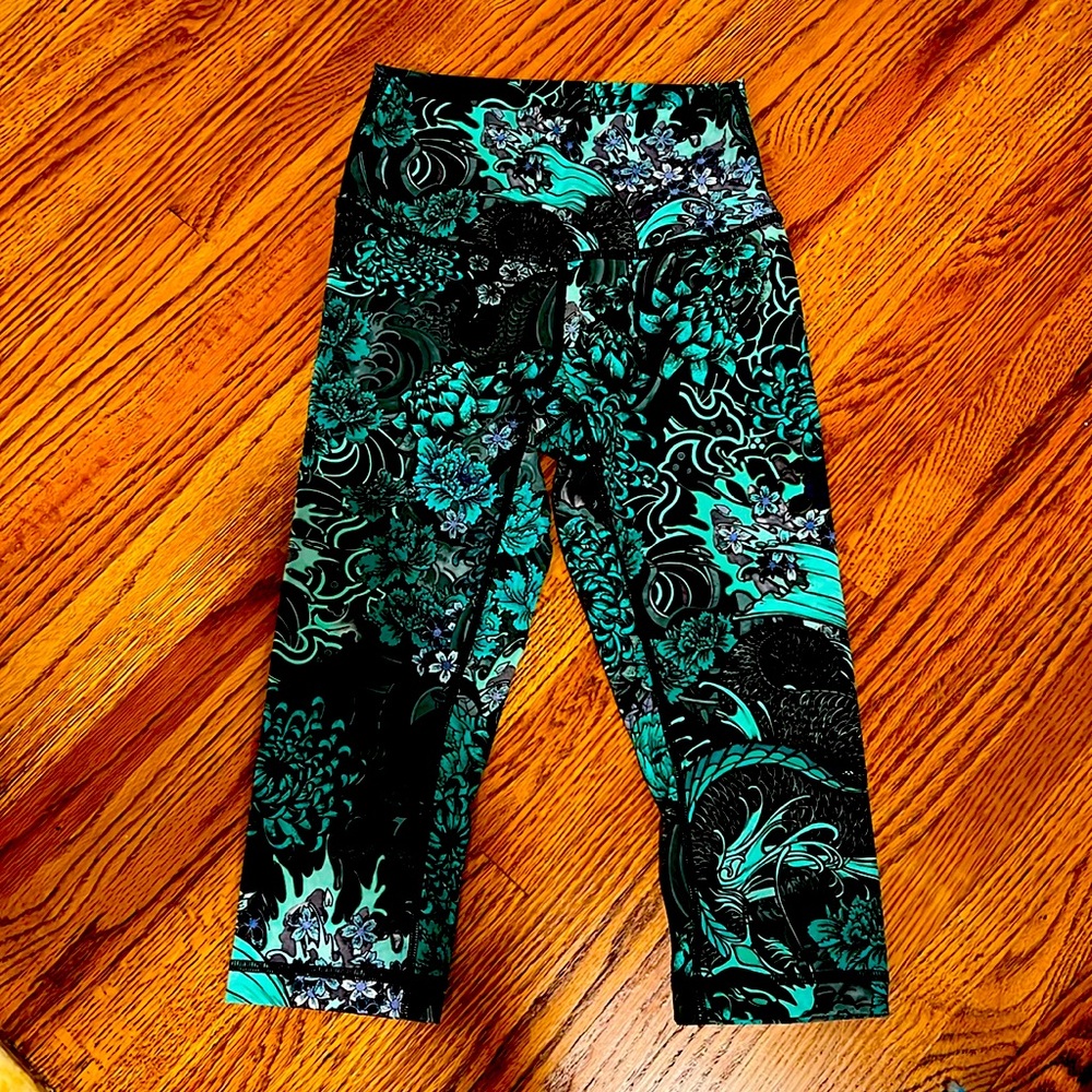 Lululemon cropped leggings - worn once